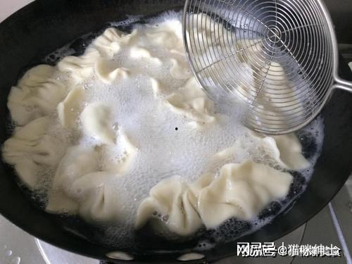饺子头怎么编视频,轻松学会传统手艺