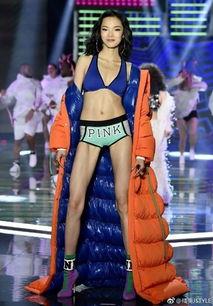 奚梦瑶走秀视频,时尚风采令人瞩目