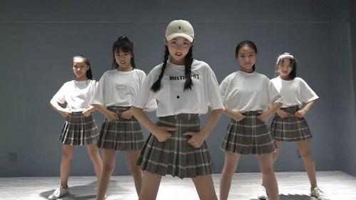 初中女生性感视频,真相与反思