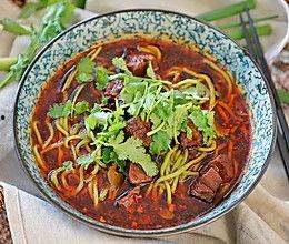牛肉面视频,一锅鲜香四溢，尽享美食盛宴