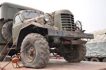 老解放牌汽车启动视频,唤醒岁月记忆的引擎轰鸣