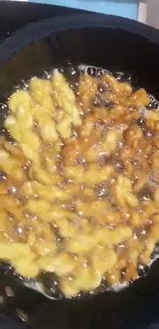 炸麻花视频,制作简单的炸麻花教程