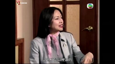 男的亲女的脖子视频,爸爸亲吻女儿脖子的温馨瞬间