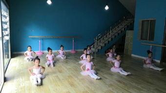 婴儿跳舞视频,宝宝舞蹈视频萌翻网友