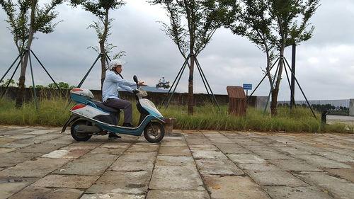 电动鸡公车视频,绿色出行新潮流，科技赋能传统交通工具