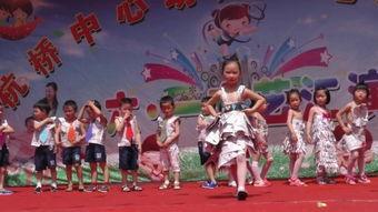 幼儿走秀视频,童趣盎然的T台秀场瞬间