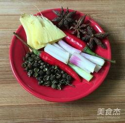 卤全鸡的做法视频教程,家常美味，一学就会