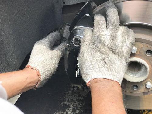 换刹车油视频,跟随视频学习全过程