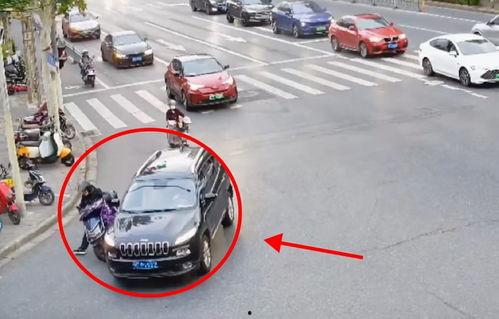 右转弯视频,右转弯操作技巧与注意事项