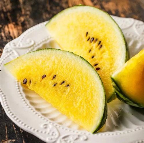 脆瓜里面黑的可以吃吗,可食用还是弃之？