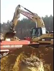 挖掘机工作表演视频,高效作业背后的力量展示